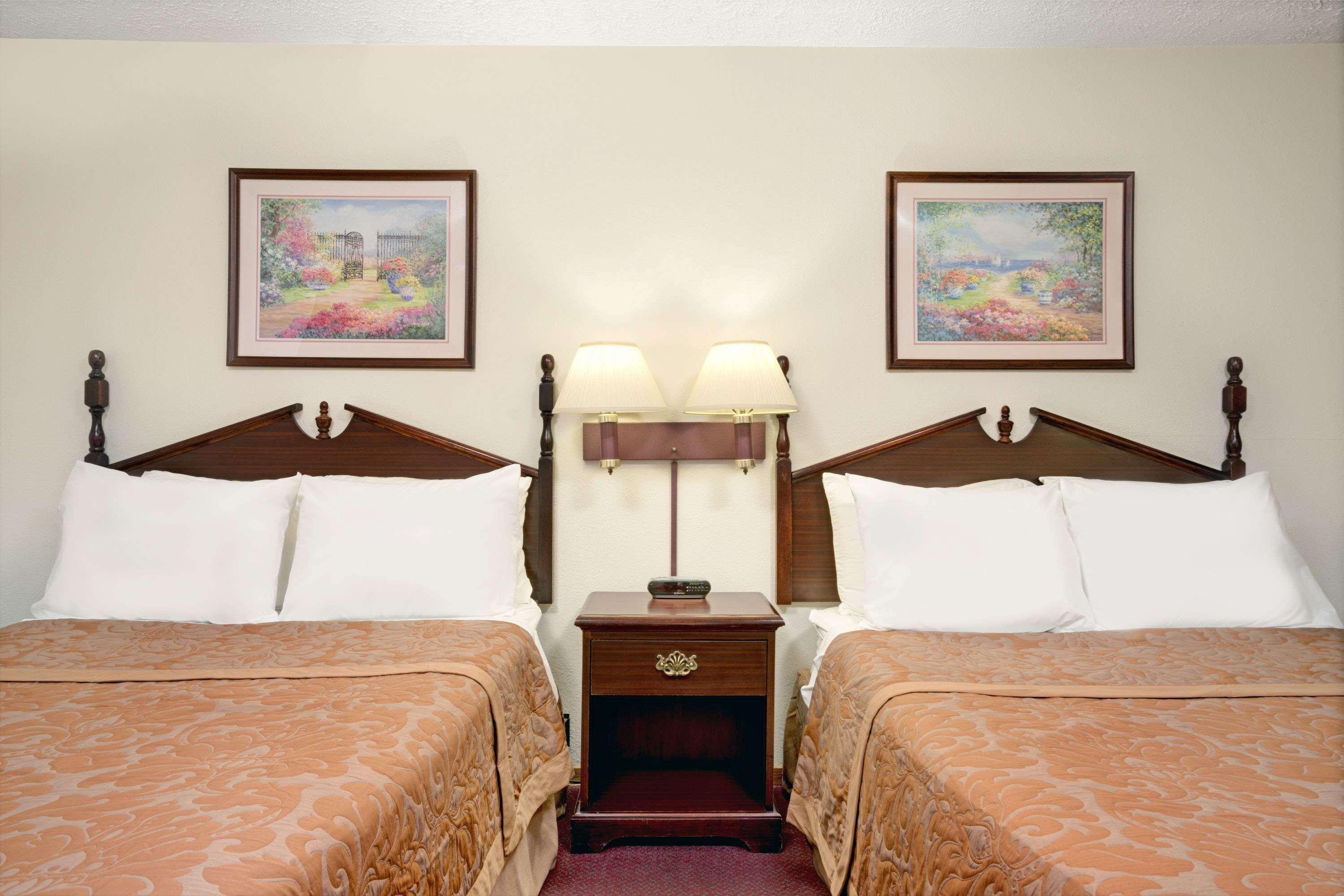 Super 8 By Wyndham Chaska Hotel Ngoại thất bức ảnh